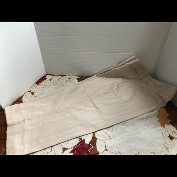 Ashworth Ladies Golf Capris - Picture 2 of 6